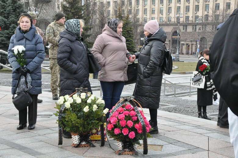 Із воїнами Олегом та Микитою Хомюками попрощалися у Києві: Батько та син загинули в бою проти окупантів під Бахмутом 43