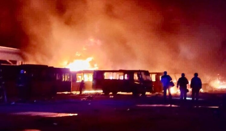 Night shelling of Dnipro: one person killed, five wounded. More than 100 buses burned. PHOTOS