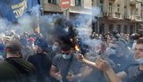 Нацкорпус біля будинку Зеленського озвучив вимоги, закидавши територію димовими шашками і фаєрами. ВІДЕО+ФОТОрепортаж