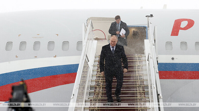Putin flew to Minsk for the CSTO summit and met with Lukashenko 01