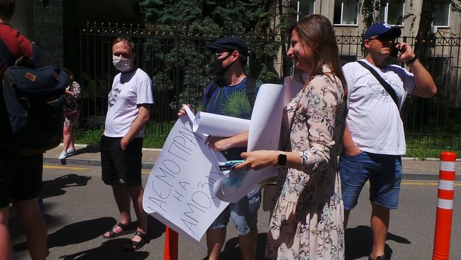 Активисты пришли под главк СБУ поддержать Стерненко: Будет жарко, будет гореть. Очень ху#во будет, если Сергея закроют 04