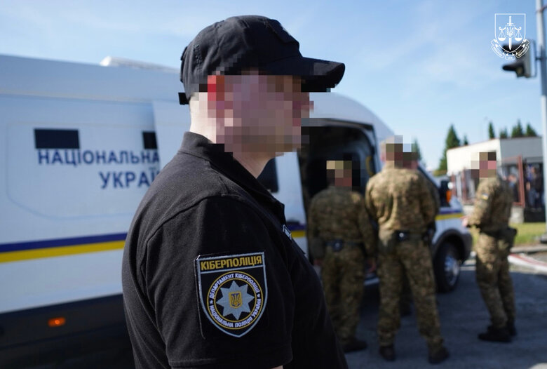До Чехії екстрадирували учасників шахрайського call-центру