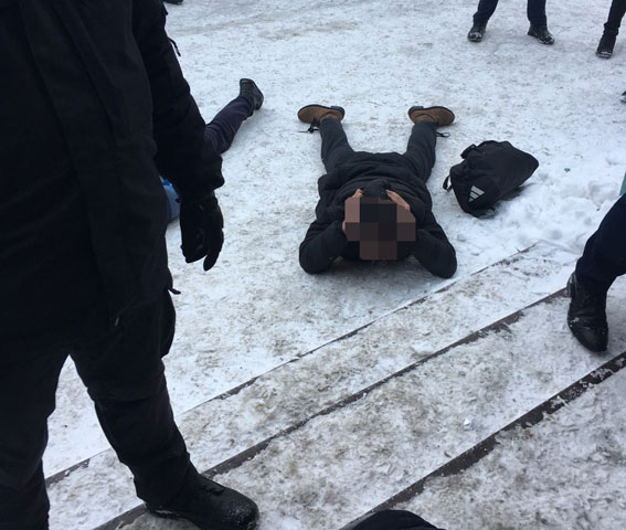 20 озброєних чоловіків затримали на Вінниччині при спробі рейдерського захоплення підприємства, - Нацполіція 03