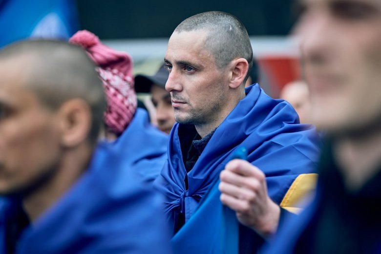 Ukraine brings home 270 defenders in prisoner exchange with Russia
