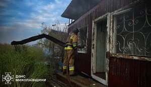 Росіяни тричі атакували дронами та з артилерії села Куцурубської громади на Миколаївщині, - ДСНС. ВІДЕО+ФОТОрепортаж
