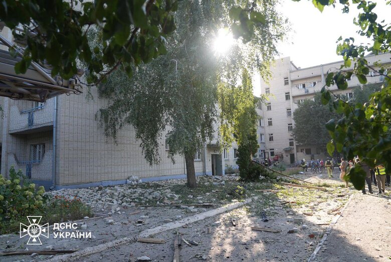 Руйнування в сумському пансіонаті через російський удар 19 вересня