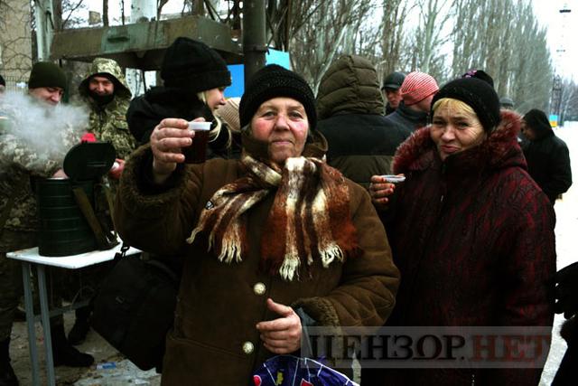 "Нас война замучила, но в целом выжить можно, даже без света, лишь бы не стреляли". Репортаж из Авдеевки 07