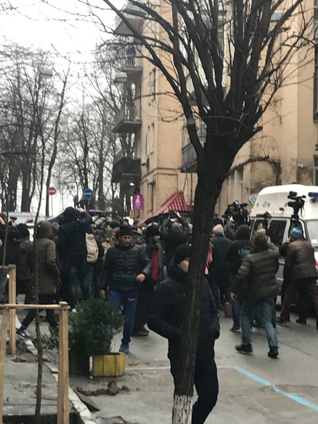 У Саакашвили в квартире проходит обыск, - Сакварелидзе 03