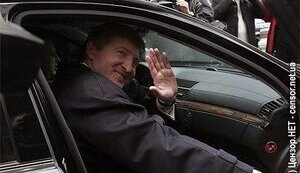 АХМЕТОВ ПРАВИТ ПАРТИЮ ("Ведомости")