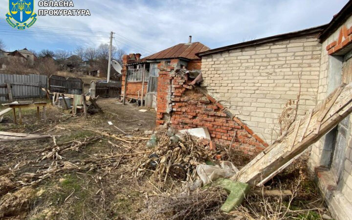Россияне атаковали дроном жилой дом в Купянске