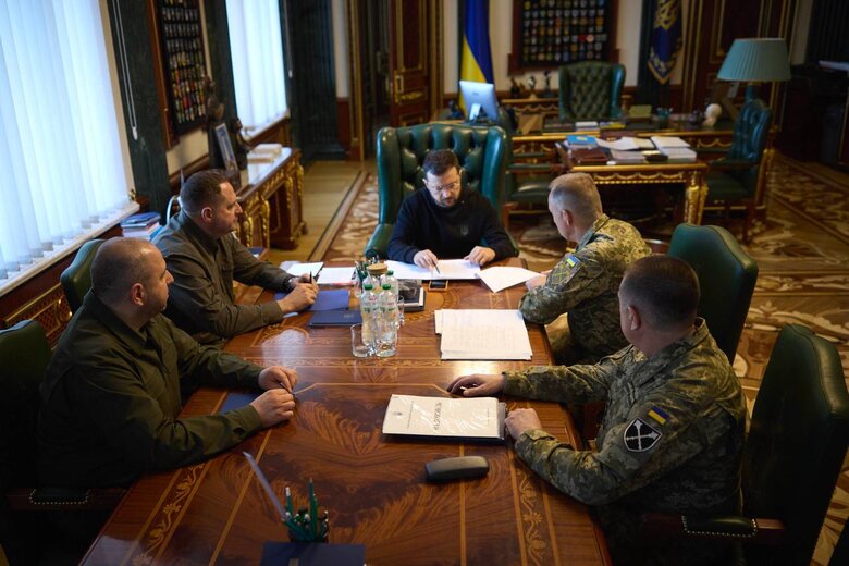Зеленський Сирський та Баргилевич на нараді