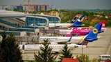 Омелян похвалився заповненим лоукостами аеропортом Львова і нагадав про колишню монополію МАУ. ФОТО