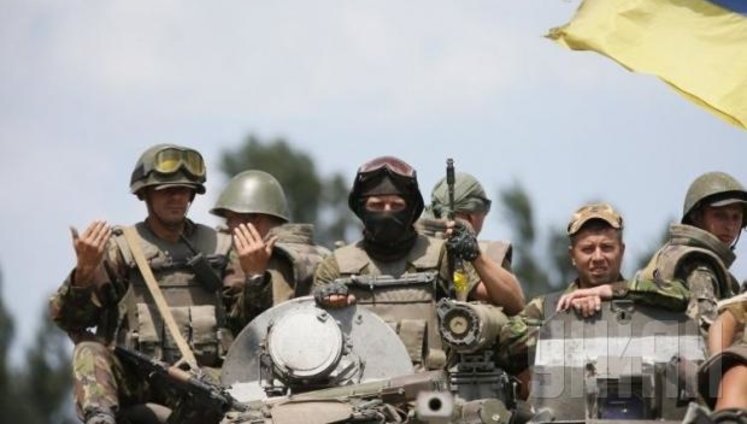 Ukrainian Flag Raised in the Center of Ilovaisk