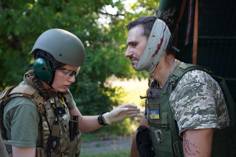 Мобільні крематорії, які росіяни використовують у Маріуполі, - це сучасний мобільний Освенцім, – військовий капелан Геннадій Мохненко 04 Мобільні крематорії, які росіяни використовують у Маріуполі, - це сучасний мобільний Освенцім, – військовий капелан Геннадій Мохненко 04