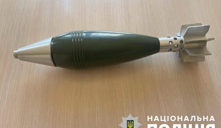 Учень приніс до школи в Ужгороді міну, заклад евакуювали, - поліція. ФОТО