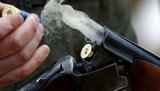 Полицейским пришлось применить оружие, чтобы остановить мужчину устроившего стрельбу из охотничьего ружья на Одесчине: угрожал взорвать гранату