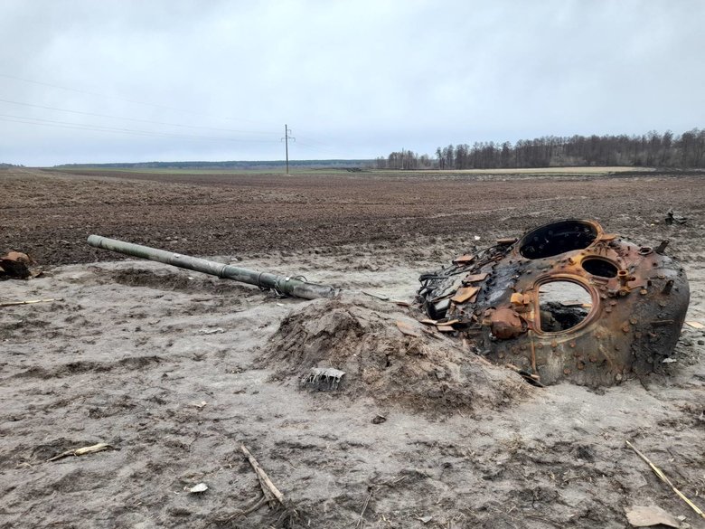 Ukrainian Armed Forces destroyed large amount of Russian occupants equipment in Chernihiv region 03