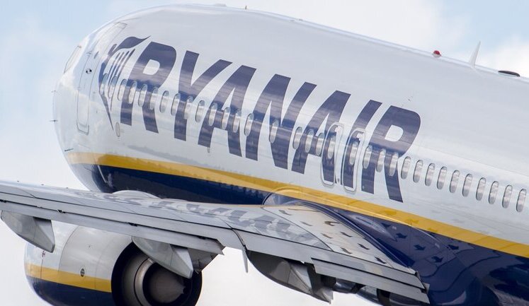 Ryanair собирается возобновить полеты над Украиной осенью 2022 года