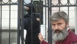 Архиепископ УПЦ КП ​Климент поехал на встречу с объявившим голодовку в российской колонии Сенцовым