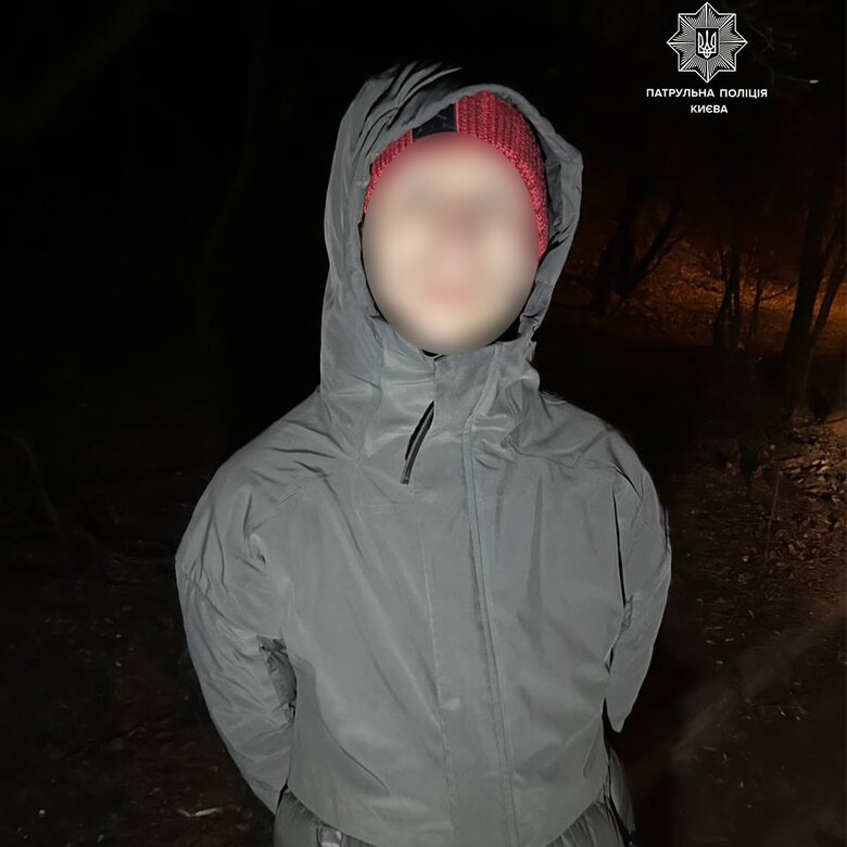 Two men who took photos of infrastructure and checkpoints detained in Kyiv - Patrol Police 02