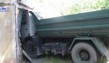 В Мариуполе грузовик снес ...балкон. ФОТОрепортаж.