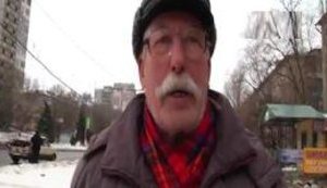 "Прав никаких не имеете", - жители Луганска требуют от Порошенко пенсии, а от Коломойского - возобновления работы банка. ВИДЕО