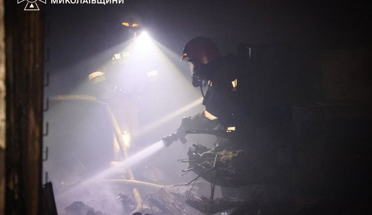 Наслідки удару РФ по "Епіцентру" в Первомайську: пожежу вже ліквідували. ФОТОрепортаж