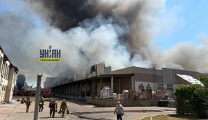 Нічний удар по Києву: зруйновано логістичний центр "Нової пошти". ВІДЕО+ФОТО