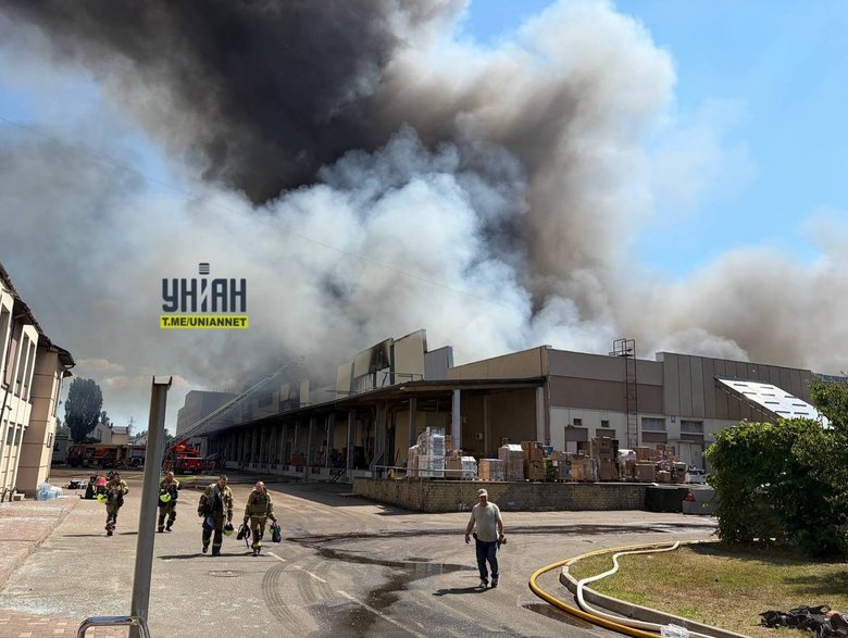 РФ знову вдарила по "Новій пошті": у Києві зруйновано логістичний центр