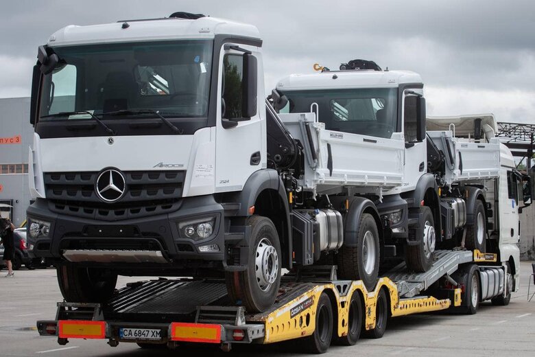 Автомобілі Mercedec-Benz Arocs