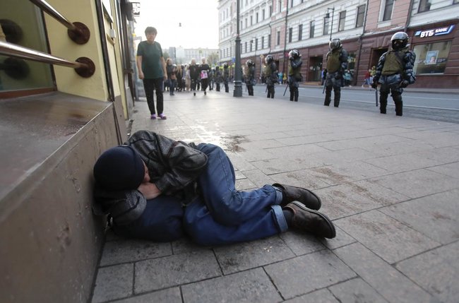 На акції в Москві затримали понад десять неповнолітніх 09