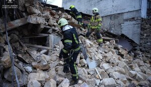 У центрі Одеси обвалився аварійний будинок. ФОТОрепортаж
