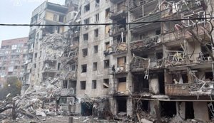 Атака РФ на Краматорськ: під час аварійно-рятувальних робіт виявлено фрагменти людських тіл. ВІДЕО+ФОТОрепортаж
