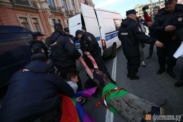 Kadyrov to The Hague: Ten LGBT activists detained in Saint Petersburg 02