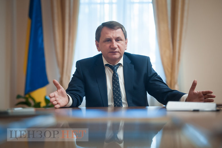 Суддя Верховного Суду Олег Ткачук: Самим суддям суди не подобаються. 4 мільйони справ на рік. Як за місяць відписати 200 судових рішень? 05