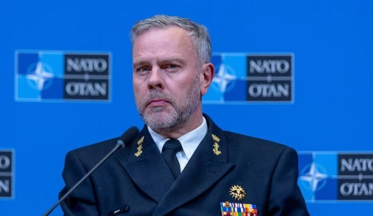 Росія може напасти на одну з країн Європи, бо це вигідно Китаю, - ексголова військового комітету НАТО Бауер