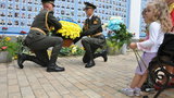 В Киеве почтили память павших защитников Украины: Люди принесли лампады и цветы подсолнечника. ВИДЕО+ФОТОрепортаж