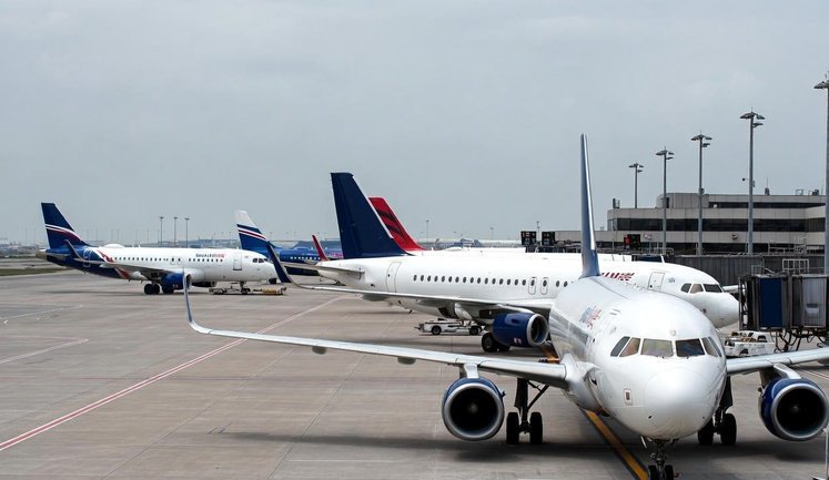 Через війну на Близькому Сході авіакомпанії масово скасовують рейси, ‒ Business Insider