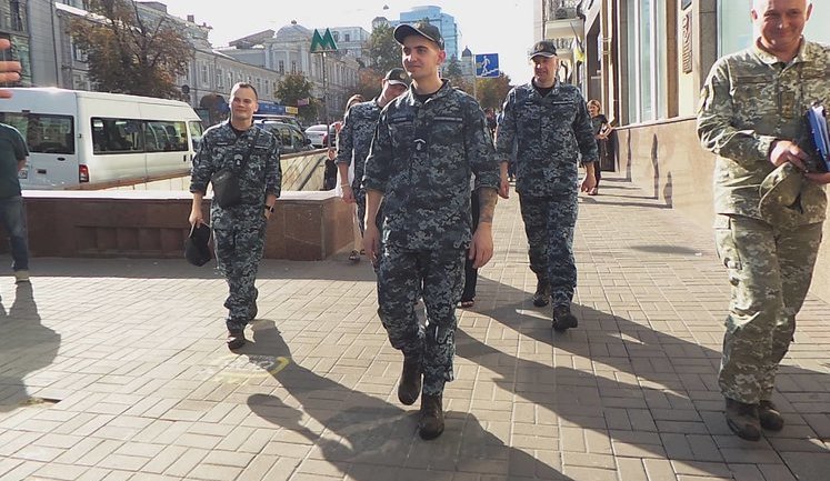ДБР за позовом Портнова допитує звільнених українських моряків, - Полозов
