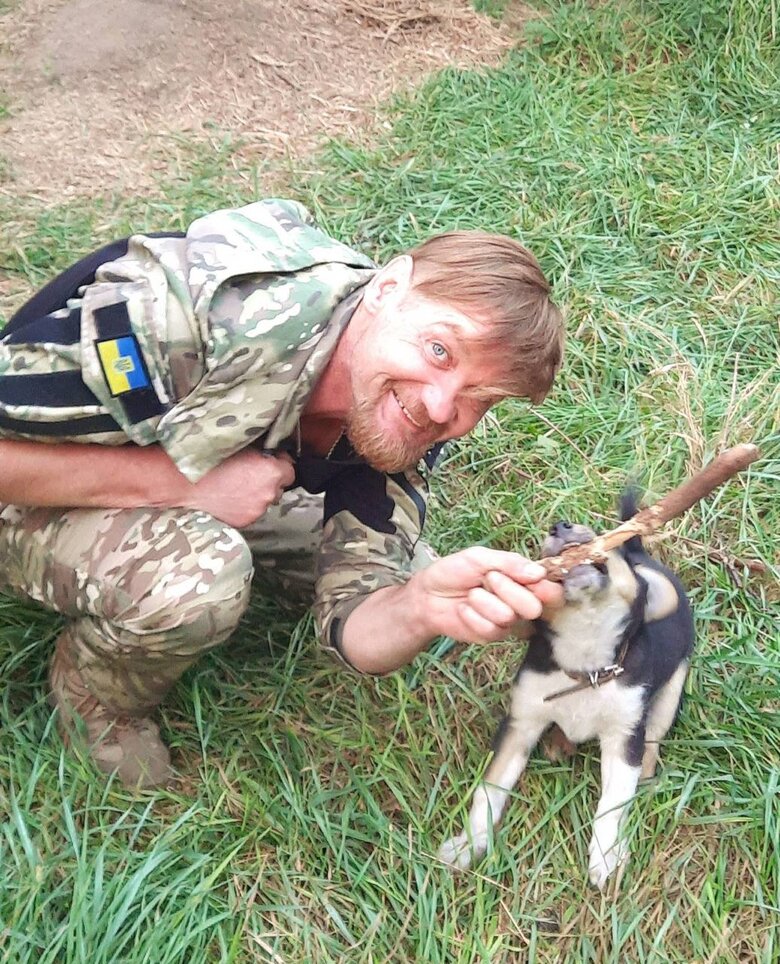 Нас ротний навчив: як виходимо на позиції, так усі й повертаємося. Неважливо — живі, 300 чи 200, — медик взводу Апостол 01