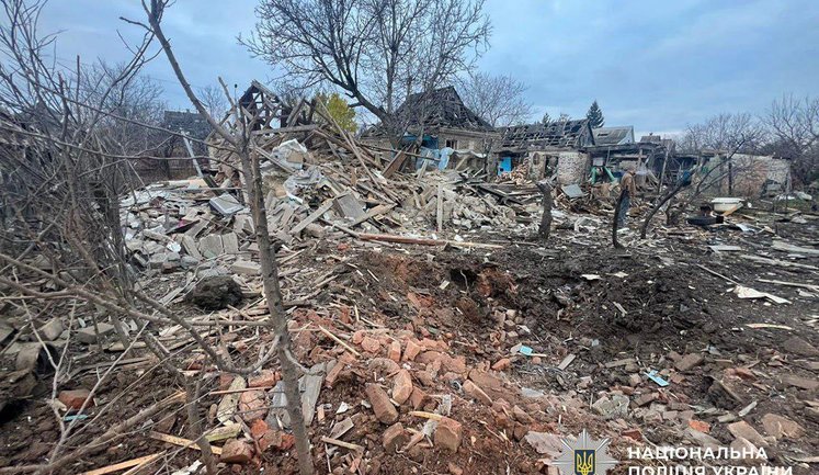 Доба на Донеччині: поранено трьох цивільних, пошкоджено 21 об’єкт. ФОТОрепортаж