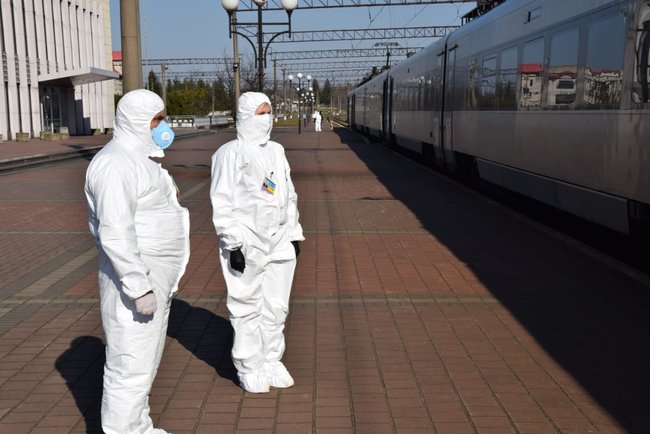 600 граждан прибыли в Украину из Польши поездом Перемышль-Киев, - Госпогранслужба 01