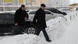 Азаров не смог проехать на машине с правого на левый берег Киева. ФОТО+ВИДЕО