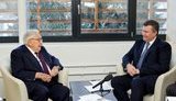 "Международный прорыв" Януковича в Давосе: "Хоть кто-то сжалился". ФОТО