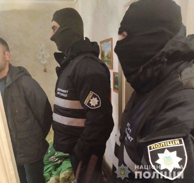 Харьковчанин продавал по $3000 базы таможни, - киберполиция 01 Харьковчанин продавал по $3000 базы таможни, - киберполиция 01