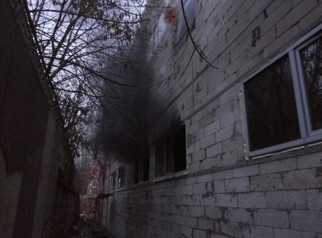 Пожар возле ТЦ Агромат в Киеве ликвидирован, - ГСЧС 01 Пожар возле ТЦ Агромат в Киеве ликвидирован, - ГСЧС 01