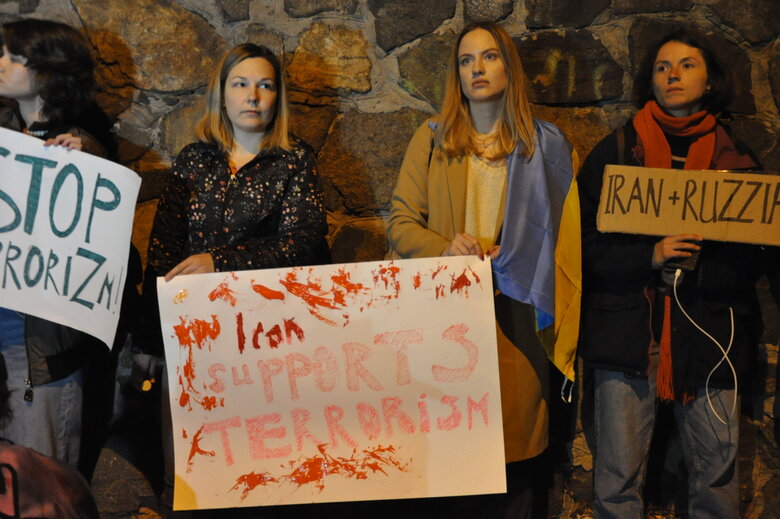 Russia+Iran new axis of evil: у Києві пікетували посольство Ірану через постачання зброї Росії 20