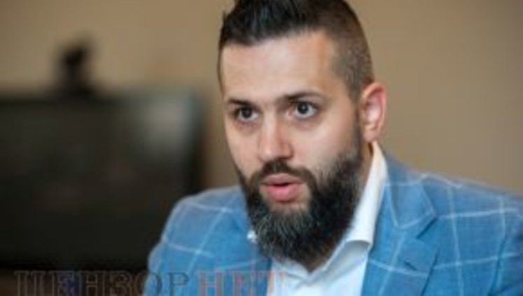 Макс Нефьодов: "Стільки бандитів, як зараз, я не знав ніколи. Працюю у 50 чатах, Фейсбуці та викладаю фото в Інстаграм – щоб мама бачила, що у сина все добре"