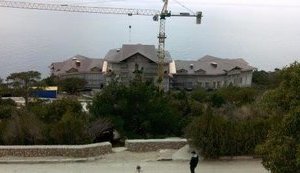 "Крымское Межигорье" Януковича на 800 га заповедника стало доступно для экскурсий: "Масштаб поражает - это все для одной семьи". ФОТОрепортаж+ВИДЕО