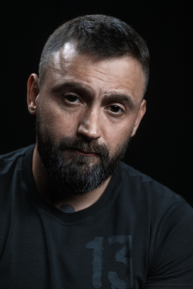 Рядовий патрульної поліції Леонід Остальцев: Приємно, коли в радіоефірі кричить чувак про пряме влучання в ціль за 40 км від тебе. А це ти її знайшов 01